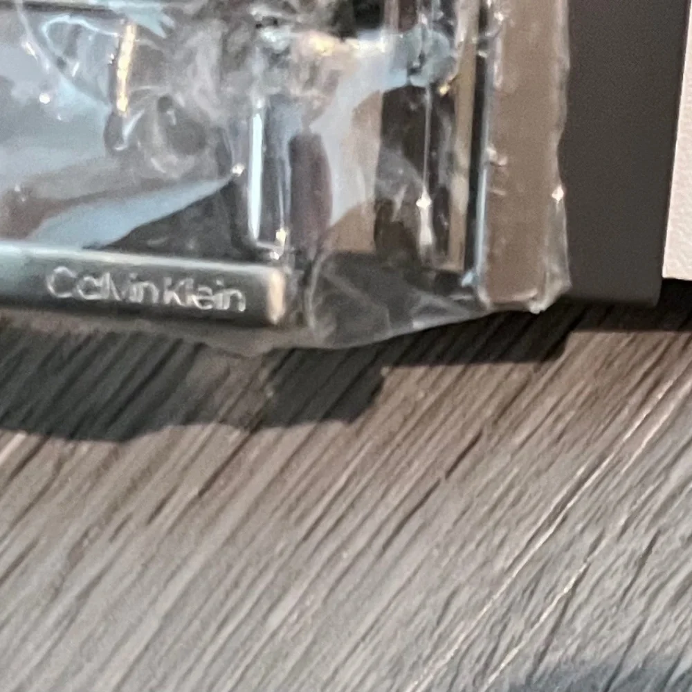 (NWD) Calvin Klein Big Boys Reversible Leather Belt Gray/White Size S (22-24)